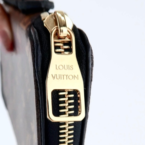 Louis Vuitton Monogram Daily Organizer - Picture 10 of 12